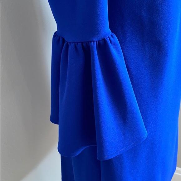 Cold Shoulder Bell Sleeve Shift Dress - Picture 3 of 5